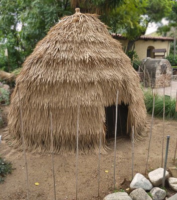Replica of Tongva home (San Gabriel Mission)